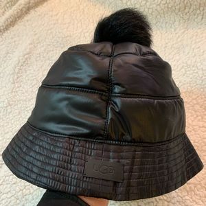 Authentic UGG all weather bucket Pom hat
